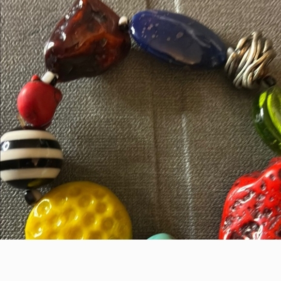 Beautiful Multicolored Beaded Bracelet - Picture 5 of 6